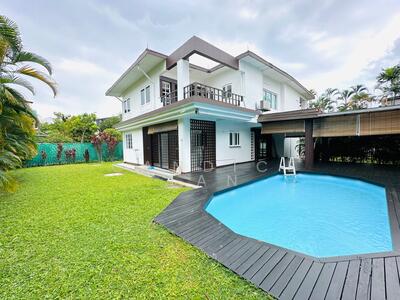 For Rent - Black & White charming bungalow with pool, huge outdoor grounds, 5 bedrooms