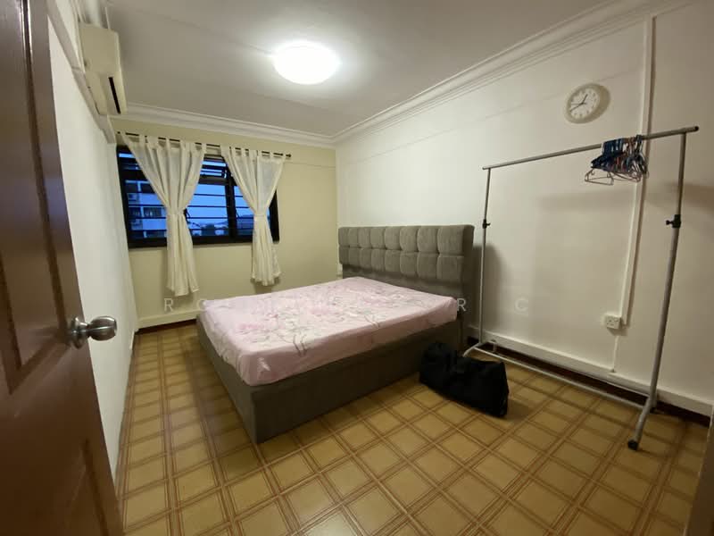 For Rent - 302 Clementi Avenue 4