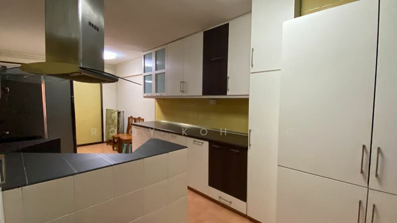 For Rent - 302 Clementi Avenue 4