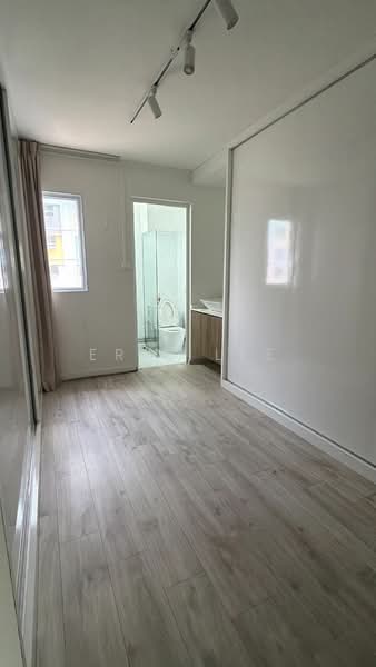 423 Bukit Batok West Avenue 2, 423 Bukit Batok West Avenue 2, 3 Bedrooms, 1,012 sqft, HDB Flat For Rent, by Eric Lee, 24987187 - PropertyGuru.com.sg