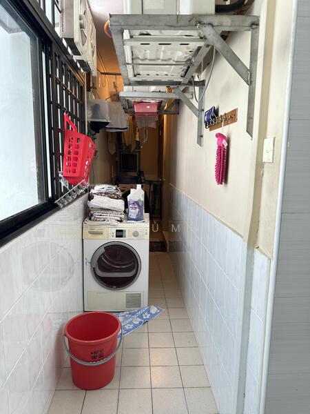 Yard area, helper room & bathroom