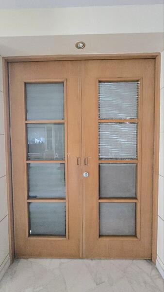 Room - Sliding Doors (Lockable)