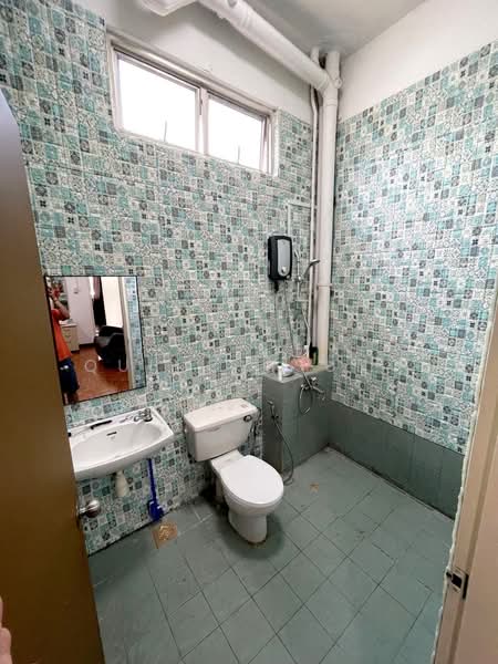 Sing Lian Building, 392A Changi Road, Room Rental, 350 sqft, Walk-up Apartment For Rent, by Quincy Sung, 24987953 - PropertyGuru.com.sg