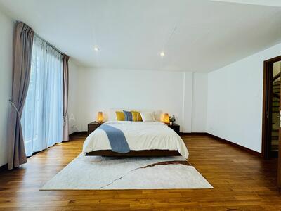 For Sale - Lornie 18