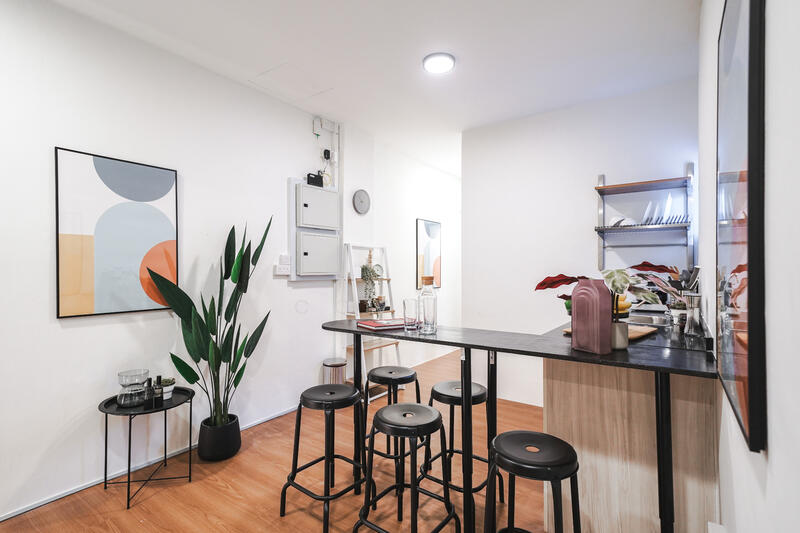 Common dining area/kitchen
