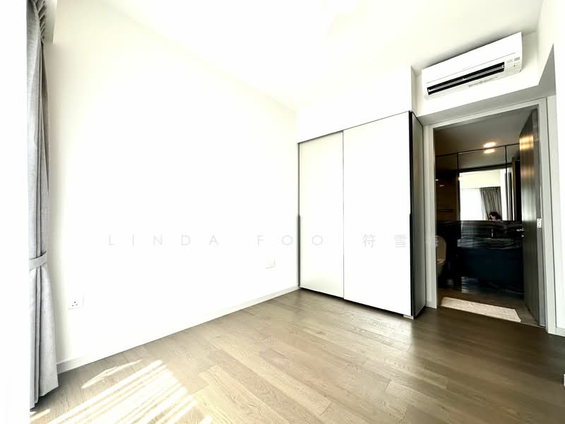 Margaret Ville, 20 Margaret Drive, 2 Bedrooms, 700 sqft, Condominium For Rent, by Linda Foo 符雪梅, 24990492 - Master bedroom - fits kong bed - PropertyGuru.com.sg