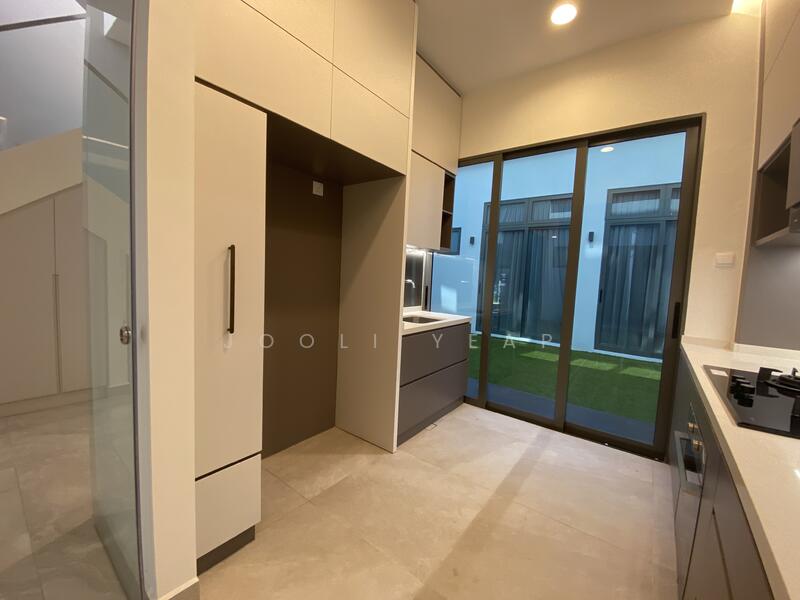 Mandarin Park, Chun Tin Road, Clementi Park / Upper Bukit Timah, 5 Bedrooms, 2,520 sqft, Terraced House For Rent, by Jooli Yeap, 24991325 - PropertyGuru.com.sg