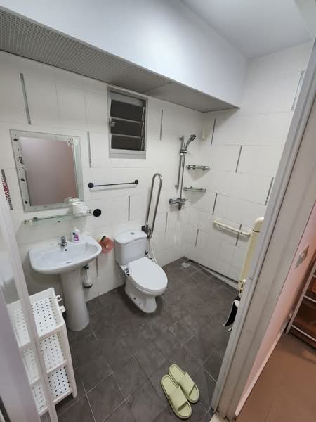 22 Teban Gardens Road, 22 Teban Gardens Road, Room Rental, 120 sqft, HDB Flat For Rent, by Tony Too 卓同利, 24993550 - PropertyGuru.com.sg