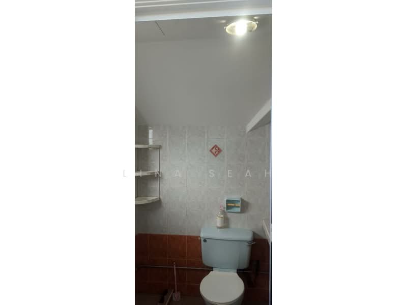 Haig Lodge, 139 Haig Road, Room Rental, 200 sqft, Walk-up Apartment For Rent, by Lina Seah, 24994105 - attached toilet - PropertyGuru.com.sg