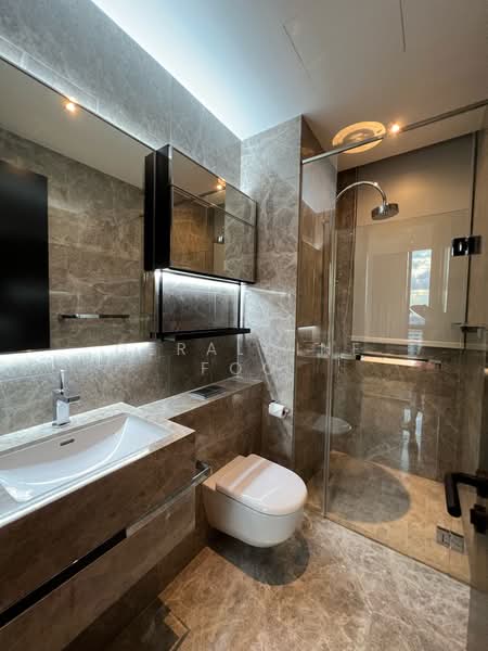 Martin Modern, 8 Martin Place, 2 Bedrooms, 872 sqft, Condominium For Sale, by Geraldine Foo, 25000404 - PropertyGuru.com.sg