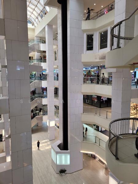 Lucky Plaza, 304 Orchard Road, Orchard / River Valley, 388 sqft, Mall Shop For Sale, by Sunita Gupta, 25000537 - CommercialGuru.com.sg