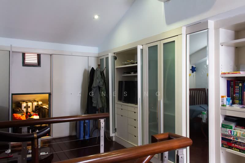 Shophouse at Spottiswoode Park. Suits Residence or Home Office, Spottiswoode Park, 2 Bedrooms, 2,100 sqft, Conservation House For Rent, by Agnes Ng, 25000655 - PropertyGuru.com.sg