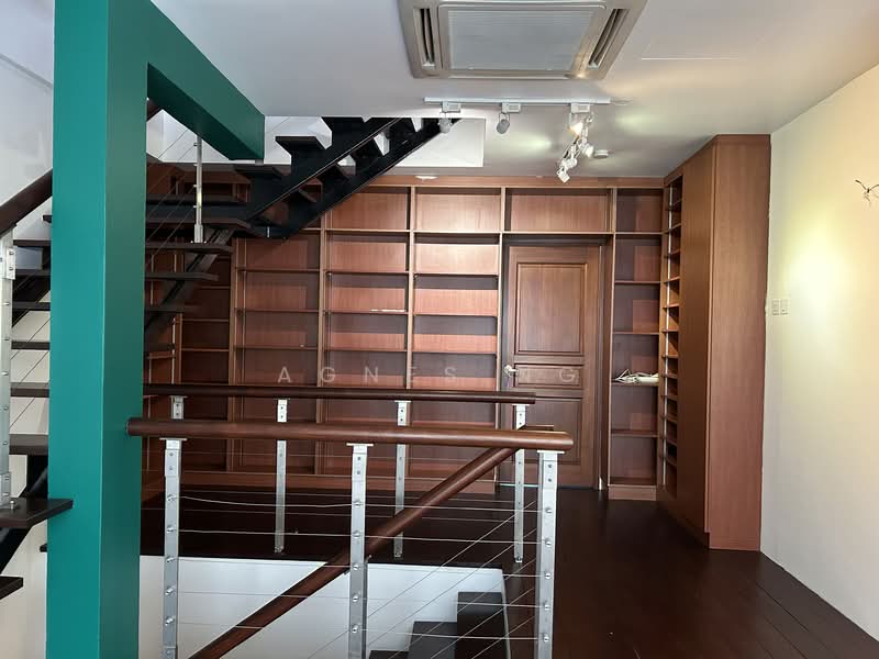 Shophouse at Spottiswoode Park. Suits Residence or Home Office, Spottiswoode Park, 2 Bedrooms, 2,100 sqft, Conservation House For Rent, by Agnes Ng, 25000655 - PropertyGuru.com.sg