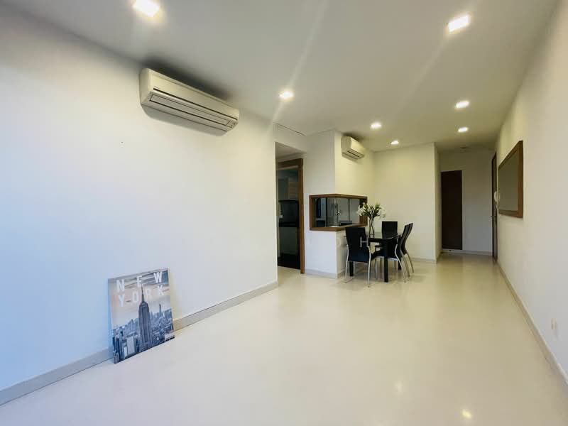 Bluwaters, 195B Jalan Loyang Besar, 3 Bedrooms, 1,130 sqft, Apartment For Rent, by Vera Loh, 25001630 - Spacious Living & Dining Hall - PropertyGuru.com.sg