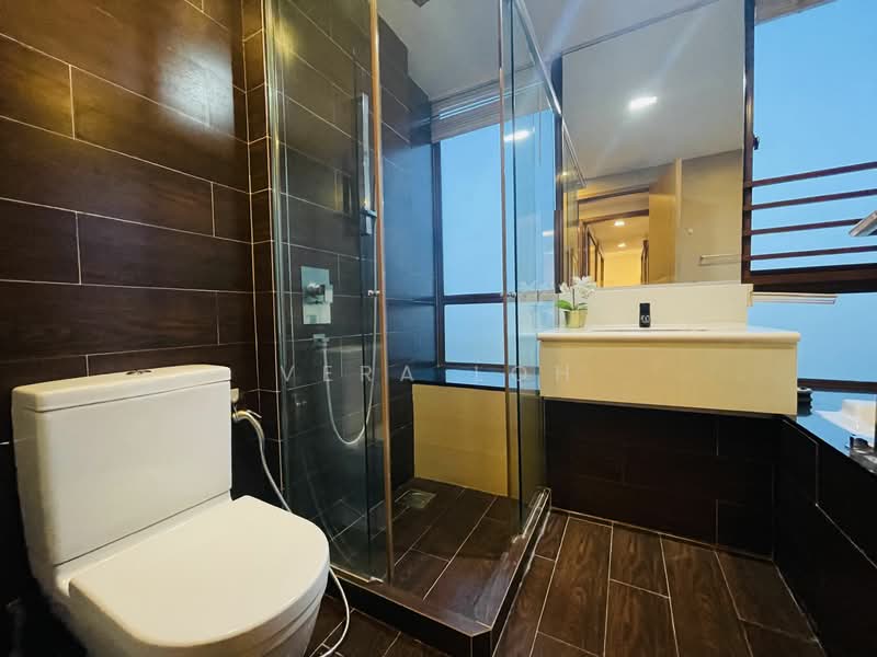 Bluwaters, 195B Jalan Loyang Besar, 3 Bedrooms, 1,130 sqft, Apartment For Rent, by Vera Loh, 25001630 - Master Bathroom - PropertyGuru.com.sg