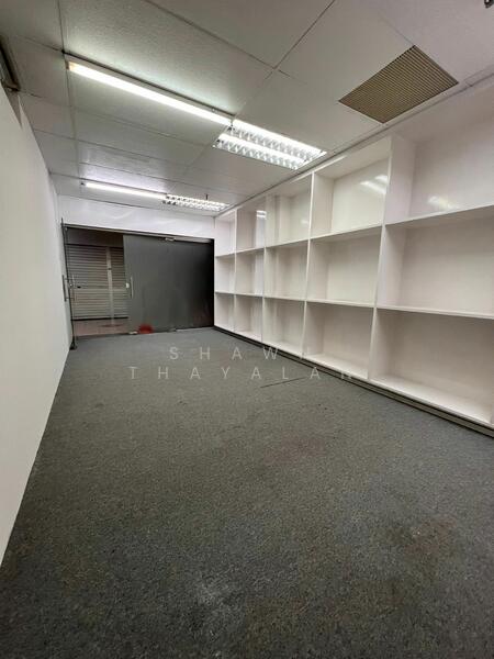 Textile Centre, 200 Jalan Sultan, 556 sqft, Mall Shop For Sale, by Shawn Thayalan, 25004804 - CommercialGuru.com.sg