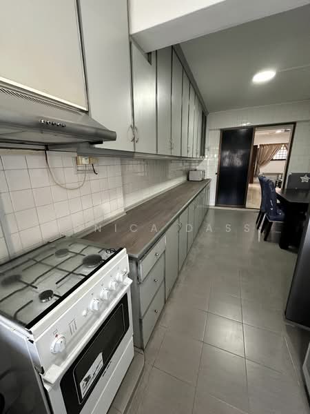 209 Tampines Street 21, 209 Tampines Street 21, 2 Bedrooms, 807 sqft, HDB Flat For Rent, by Monica Dass, 25006098 - PropertyGuru.com.sg