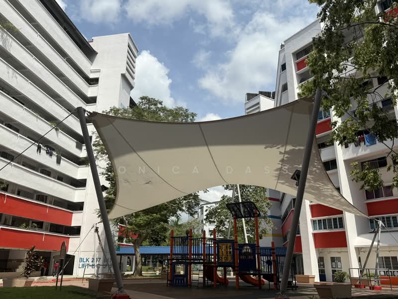 209 Tampines Street 21, 209 Tampines Street 21, 2 Bedrooms, 807 sqft, HDB Flat For Rent, by Monica Dass, 25006098 - PropertyGuru.com.sg