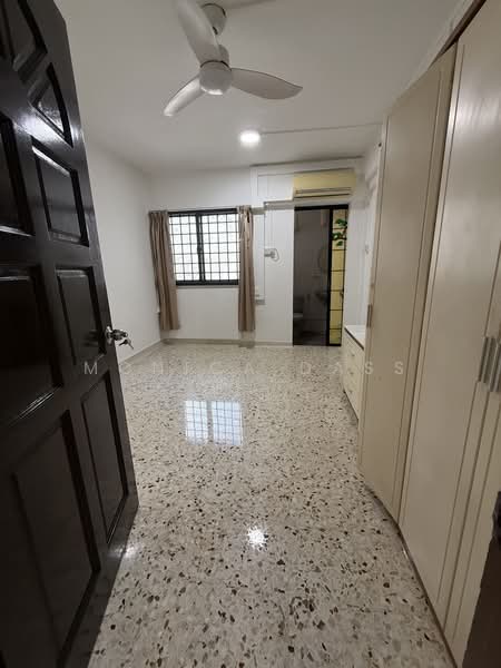 209 Tampines Street 21, 209 Tampines Street 21, 2 Bedrooms, 807 sqft, HDB Flat For Rent, by Monica Dass, 25006098 - Master room  - PropertyGuru.com.sg