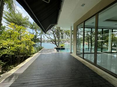 For Rent - Paradise Island