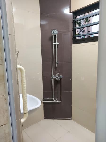 341 Jurong East Avenue 1, 341 Jurong East Avenue 1, Room Rental, 100 sqft, HDB Flat For Rent, by Derrick Lim, 25008423 - PropertyGuru.com.sg