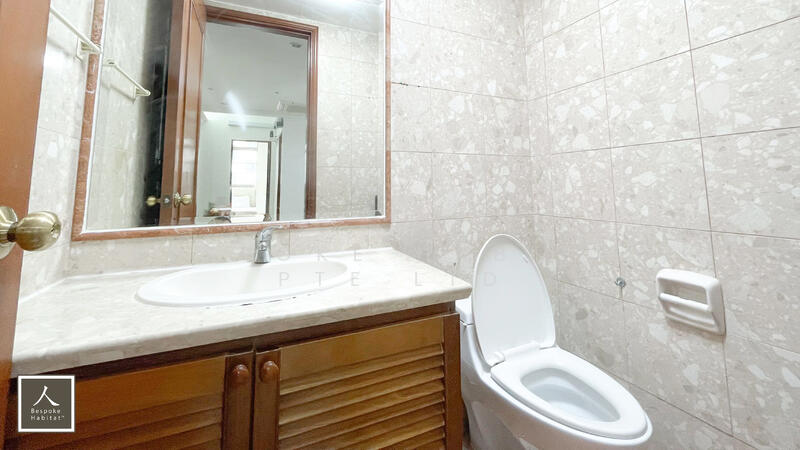 05-28 COMMON BATHROOM