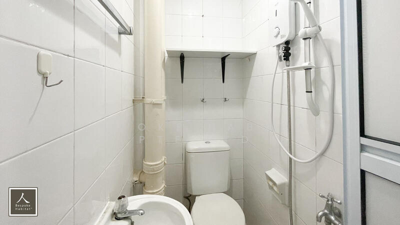 05-28 COMMON BATHROOM