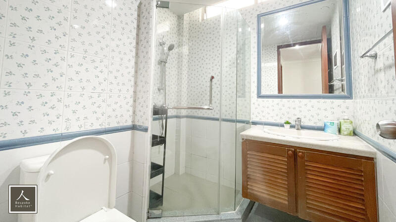 05-28 COMMON BATHROOM