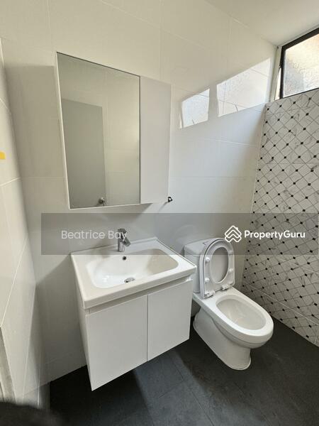 Renovated Guest Bathroom 
