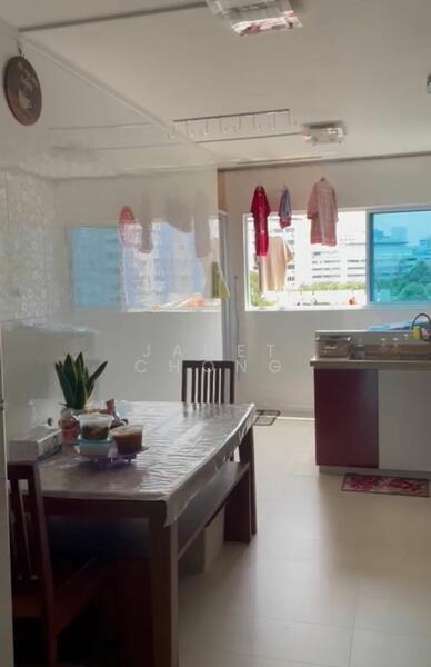250 Bukit Batok East Avenue 5, 250 Bukit Batok East Avenue 5, Room Rental, 250 sqft, HDB Flat For Rent, by Janet Chong, 25012136 - PropertyGuru.com.sg