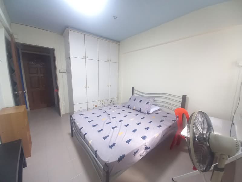 631 Ang Mo Kio Avenue 4, 631 Ang Mo Kio Avenue 4, Room Rental, 350 sqft, HDB Flat For Rent, by Arvind (PN), 25014449 - PropertyGuru.com.sg