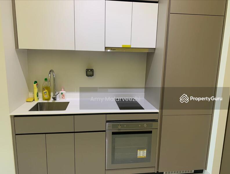 Kitchen cabinet 