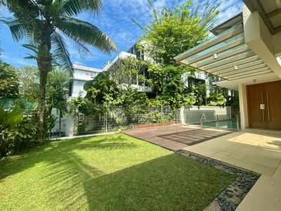 For Rent - Renovated Bungalow with ALL ensuite rooms + pool + garden