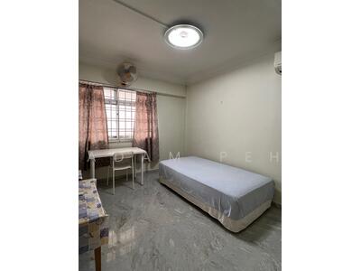 For Rent - 842G Tampines Street 82