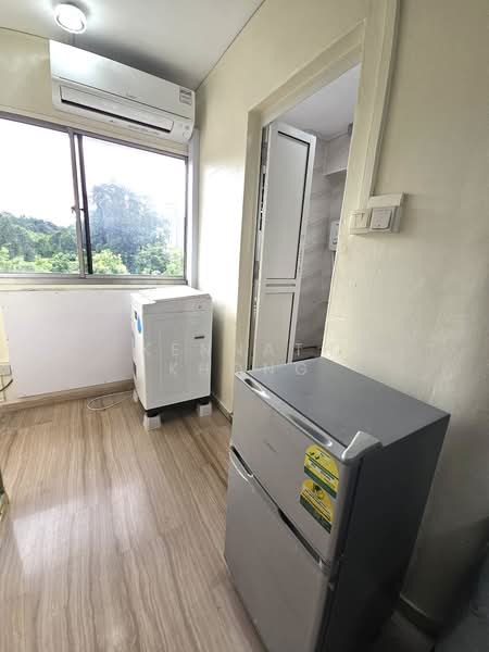 639 Bukit Batok Central, 639 Bukit Batok Central, Room Rental, 300 sqft, HDB Flat For Rent, by Kennath Khong, 25016671 - PropertyGuru.com.sg
