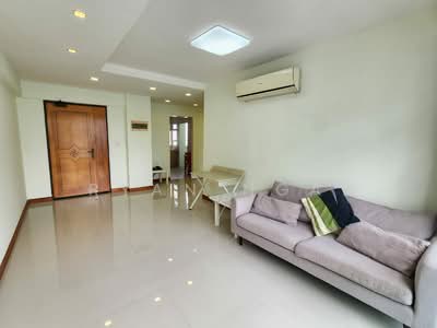 For Rent - 264E Compassvale Bow