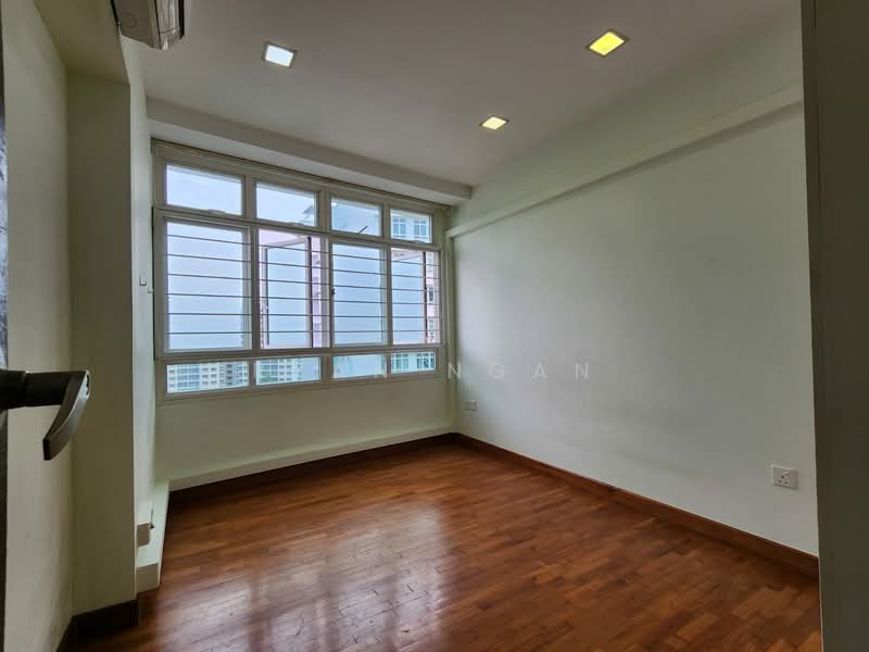 For Rent - 264E Compassvale Bow
