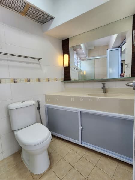 For Rent - 264E Compassvale Bow