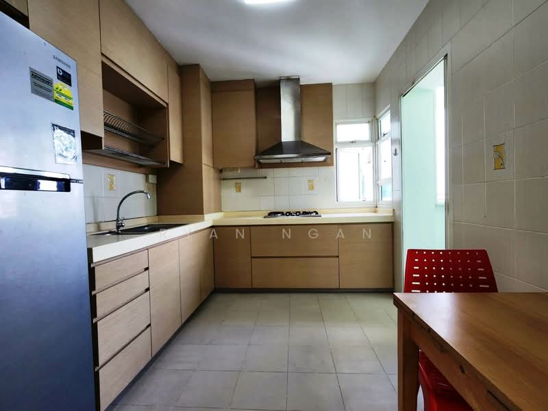 For Rent - 264E Compassvale Bow