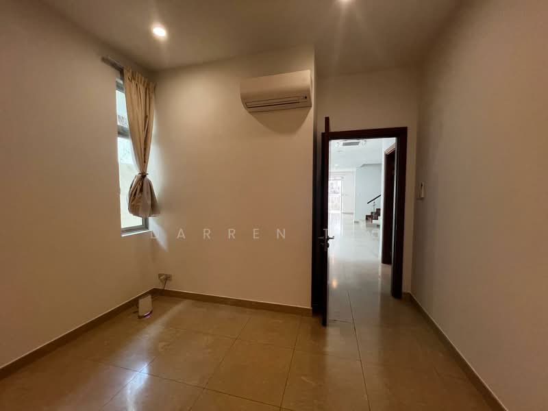 ❤️A Beautiful Namly Estate Semi - Detached near Sixth Ave ❤️, Namly Crescent, 5 Bedrooms, 4,400 sqft, Semi-Detached House For Rent, by Darren Teo, 25018474 - PropertyGuru.com.sg