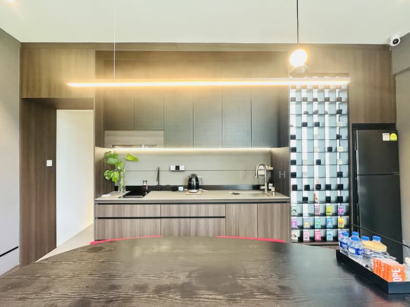 Ready industrial unit above Paya Lebar MRT, , 650 sqft, Light Industrial (B1) For Rent, by Alyssa Poh, 25018702 - CommercialGuru.com.sg