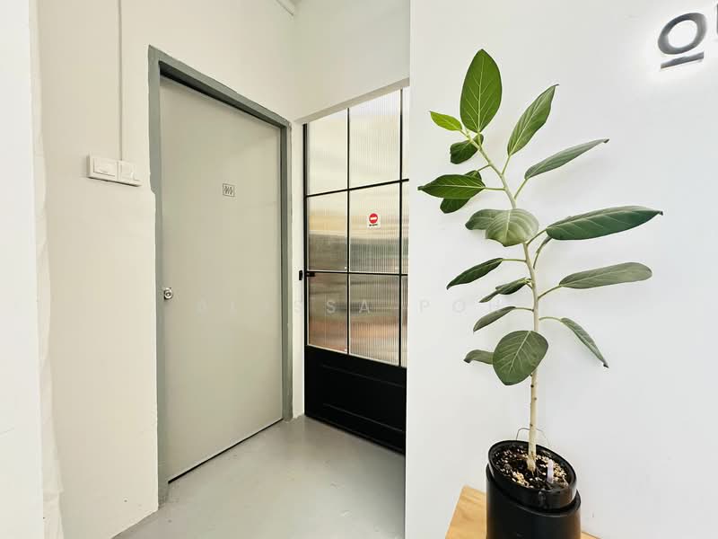 Ready industrial unit above Paya Lebar MRT, , 650 sqft, Light Industrial (B1) For Rent, by Alyssa Poh, 25018702 - CommercialGuru.com.sg