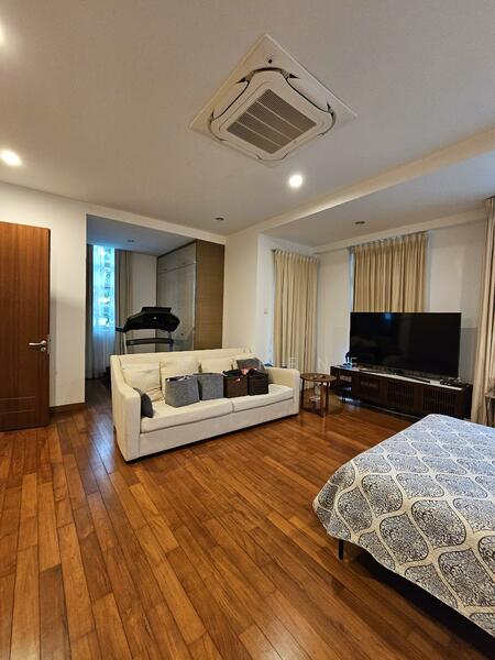 NAMLY CRESCENT, Namly Crescent, 6 Bedrooms, 4,500 sqft, Semi-Detached House For Rent, by Lee Irene, 25020776 - PropertyGuru.com.sg