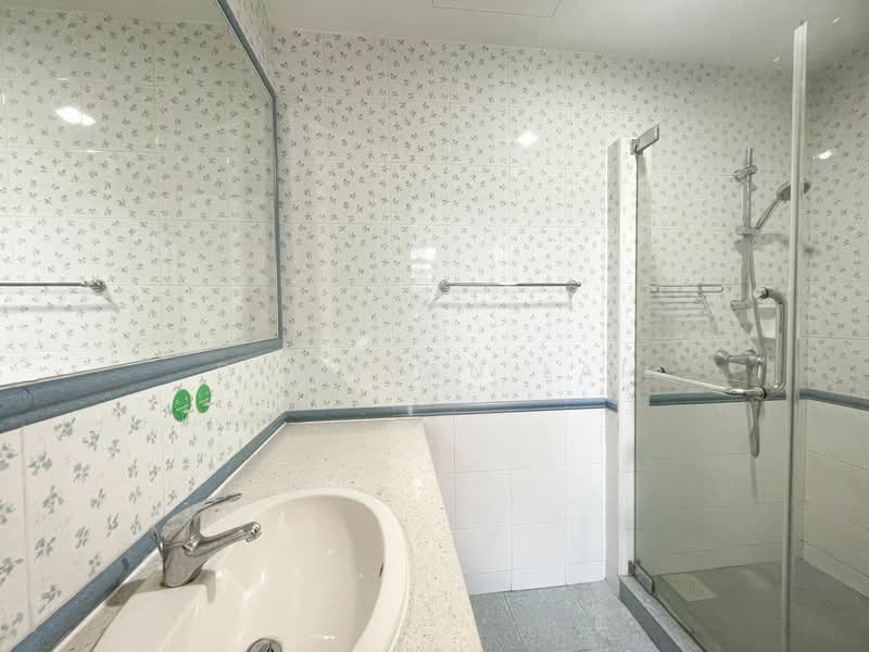 The Blossomvale, 900 Dunearn Road, Room Rental, 150 sqft, Condominium For Rent, by Donavan Lai, 25021863 - PropertyGuru.com.sg