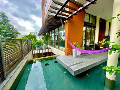 For Sale - Phoenix Walk