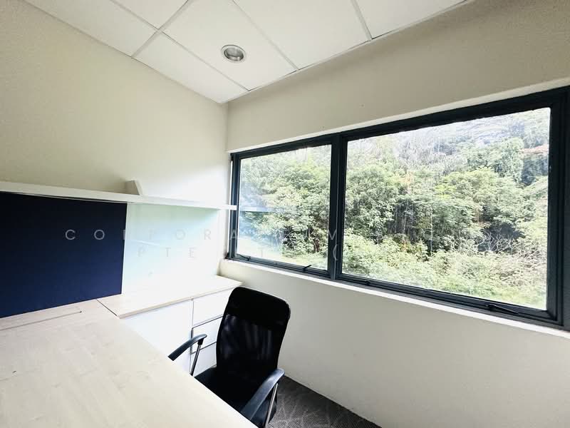 FURNISHED, ex-MNC Office with work-stations. FREE for Takeover. 8 mins walk MRT, Size: 3000, 5000~9000, 12000 sqft. CONTACT: 65-96881177, Buona Vista / West Coast / Clementi New Town, 4,700 sqft, Business / Science Park For Rent, by ADRIAN, 25023429 - CommercialGuru.com.sg