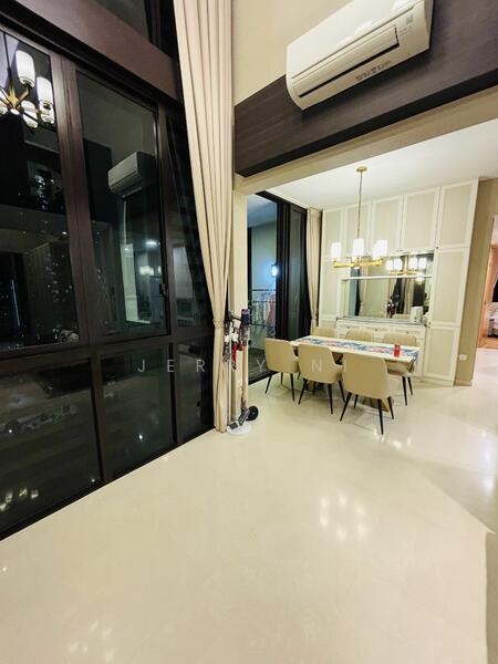 For Sale - The Crest