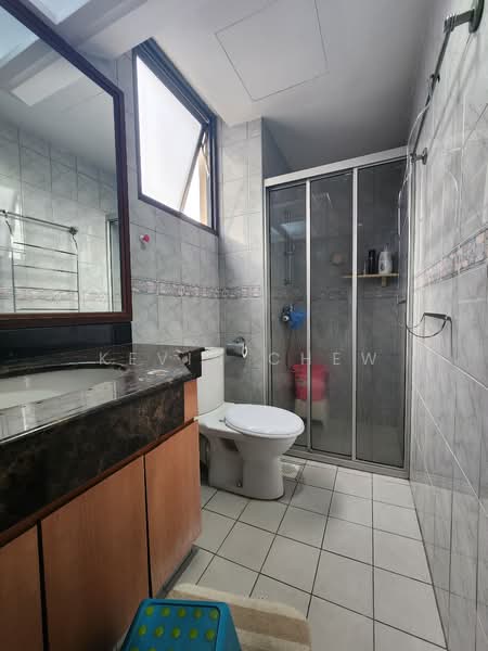 Carissa Park Condo, 4 Flora Drive, 2 Bedrooms, 1,001 sqft, Condominium For Rent, by Kevin Chew, 25026839 - Common Bathroom - PropertyGuru.com.sg
