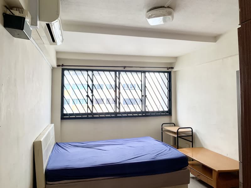 For Rent - 212 Serangoon Avenue 4