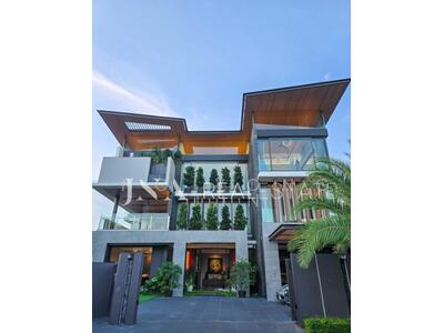 For Sale - ⭐️ The King of District 17 - | FH Detached TOP 2021 | JNA Real Estate 9233 7761